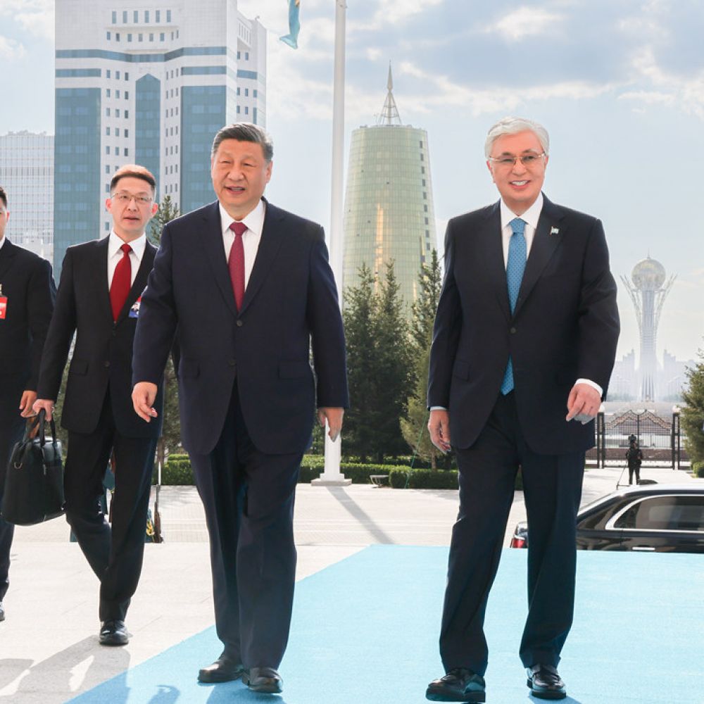 习近平同哈萨克斯坦总统托卡耶夫会谈