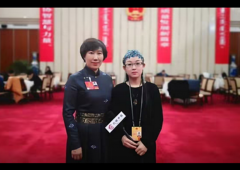 内蒙古两会：人大代表鄂托克前旗旗长布仁其木格——扎实精细扶贫 实现脱贫目标