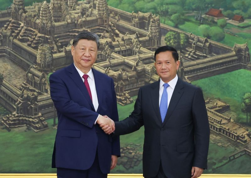习近平同柬埔寨首相洪玛奈举行会谈
