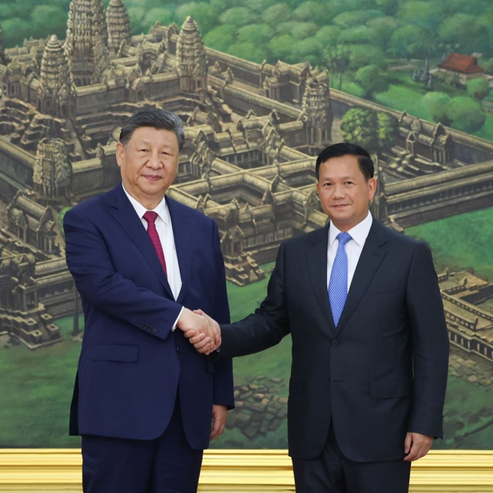 习近平同柬埔寨首相洪玛奈举行会谈