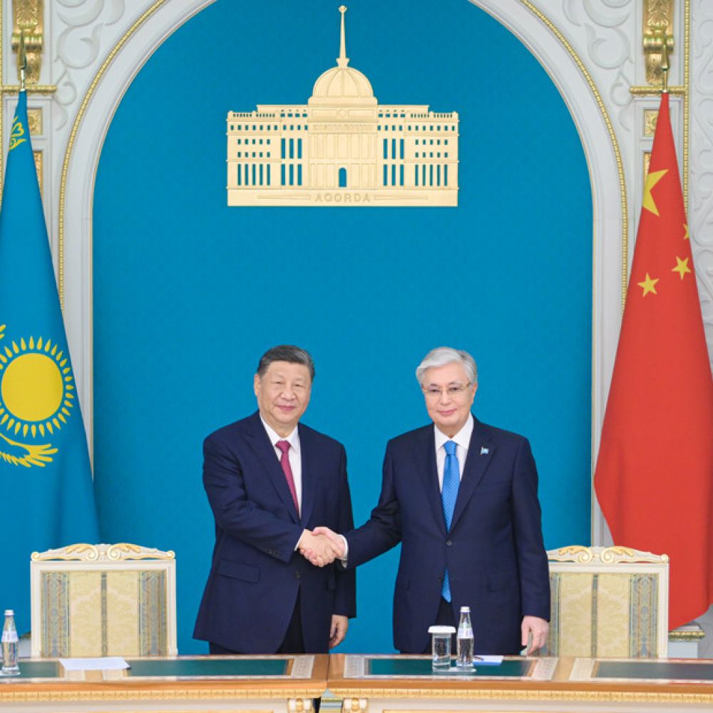 习近平同哈萨克斯坦总统托卡耶夫会谈