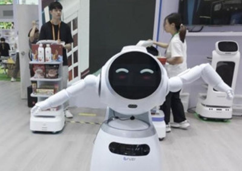 探展消博会：大模型加持扫地机器人 AI带来消费新体验