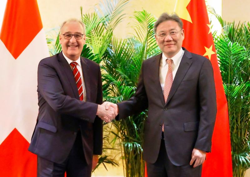 中美经贸高层会谈在瑞士日内瓦举行