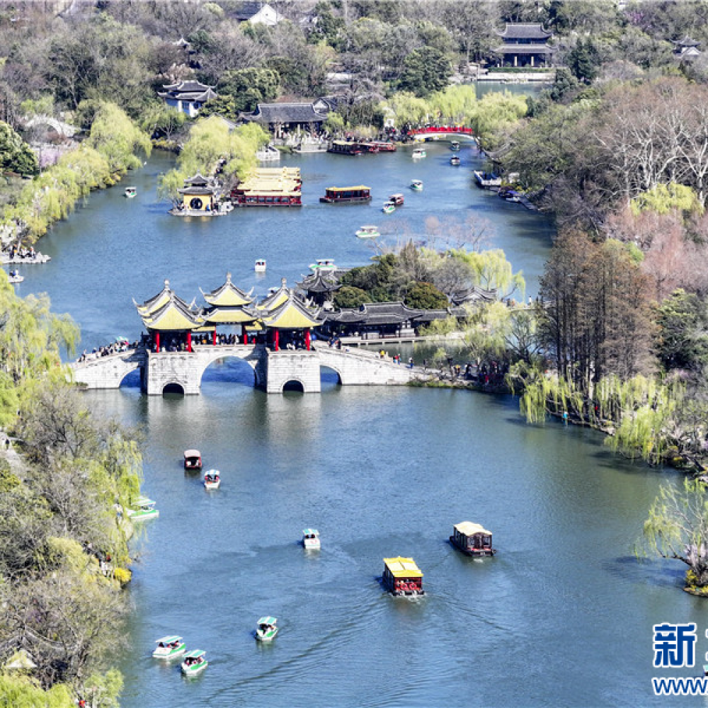 江苏扬州：春到瘦西湖
