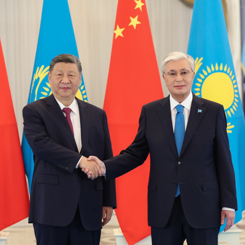 习近平同哈萨克斯坦总统托卡耶夫会谈