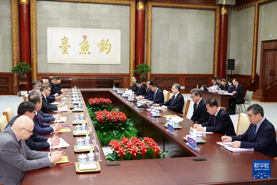 丁薛祥集体会见上海合作组织成员国财长和央行行长会议外方参会代表