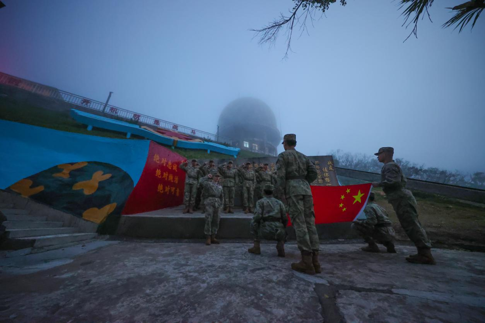 在山巅“走向深蓝”——南部战区海军某观通站练兵备战记事