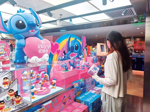 影视+潮玩IP衍生品成年轻人消费新宠